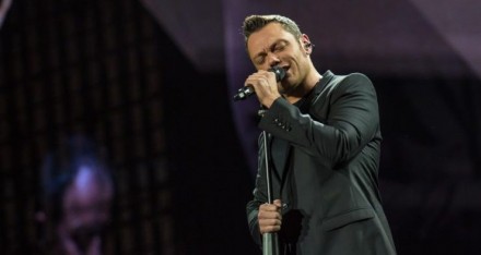 Tiziano Ferro rimanda al 2021 il tour negli stadi 2020